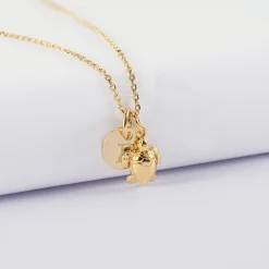 Pendentif personnalisé médaille gravée plaqué or 10 mm et breloque tortue 10 mm