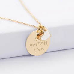 Pendentif personnalisé médaille gravée plaqué or 19 mm et breloque coeur email 10 mm