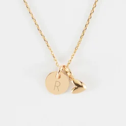 Pendentif personnalisé médaille gravée plaqué or 10 mm et breloque petit coeur bombé 7 mm - HappyBulle x Atelier Wagram