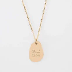 Pendentif personnalisé médaille gravée martelée plaqué or goutte 19x21 mm