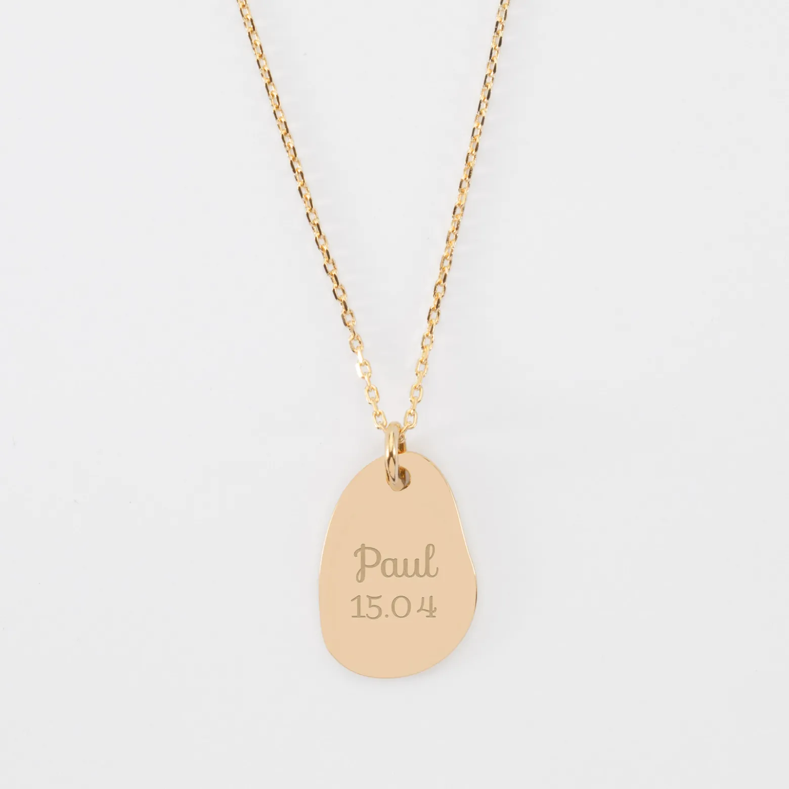 Pendentif personnalisé médaille gravée martelée plaqué or goutte 19x21 mm