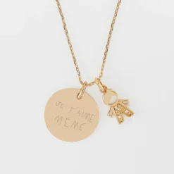 Pendentif personnalisé médaille gravée plaqué or 19 mm et breloque petit garçon scintillant 12 mm