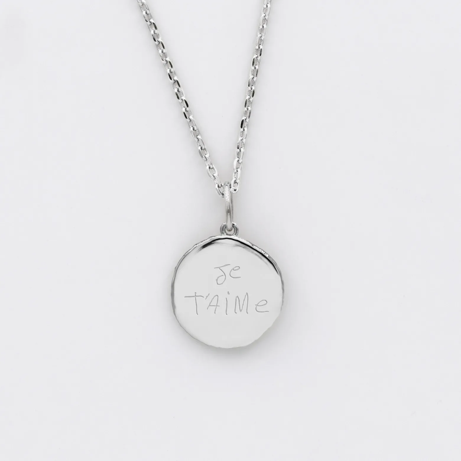 Pendentif personnalisé médaille gravée argent rose des vents texturée 14 mm