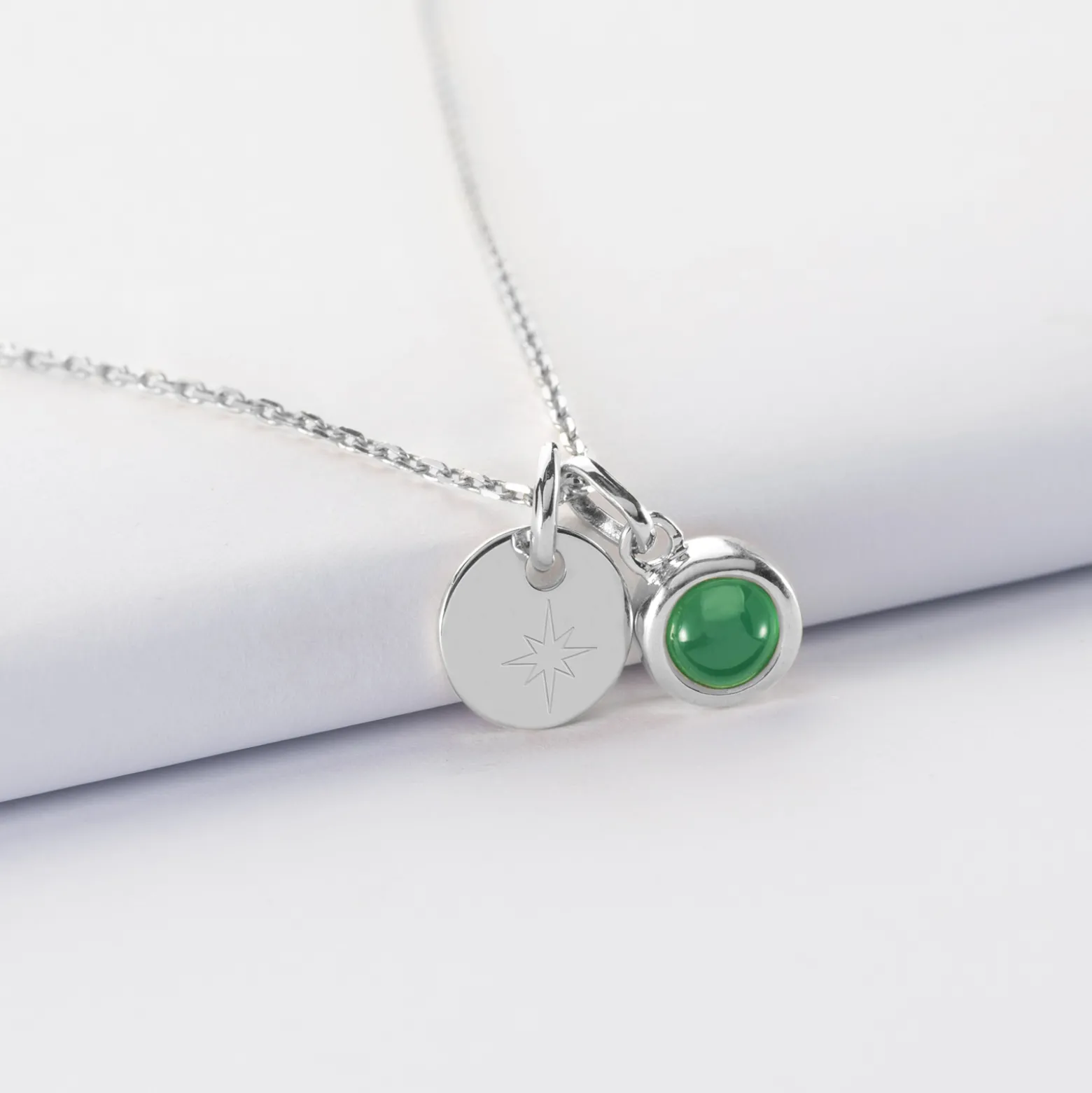 Pendentif personnalisé médaille gravée argent 10 mm et breloque pierre naturelle 8 mm