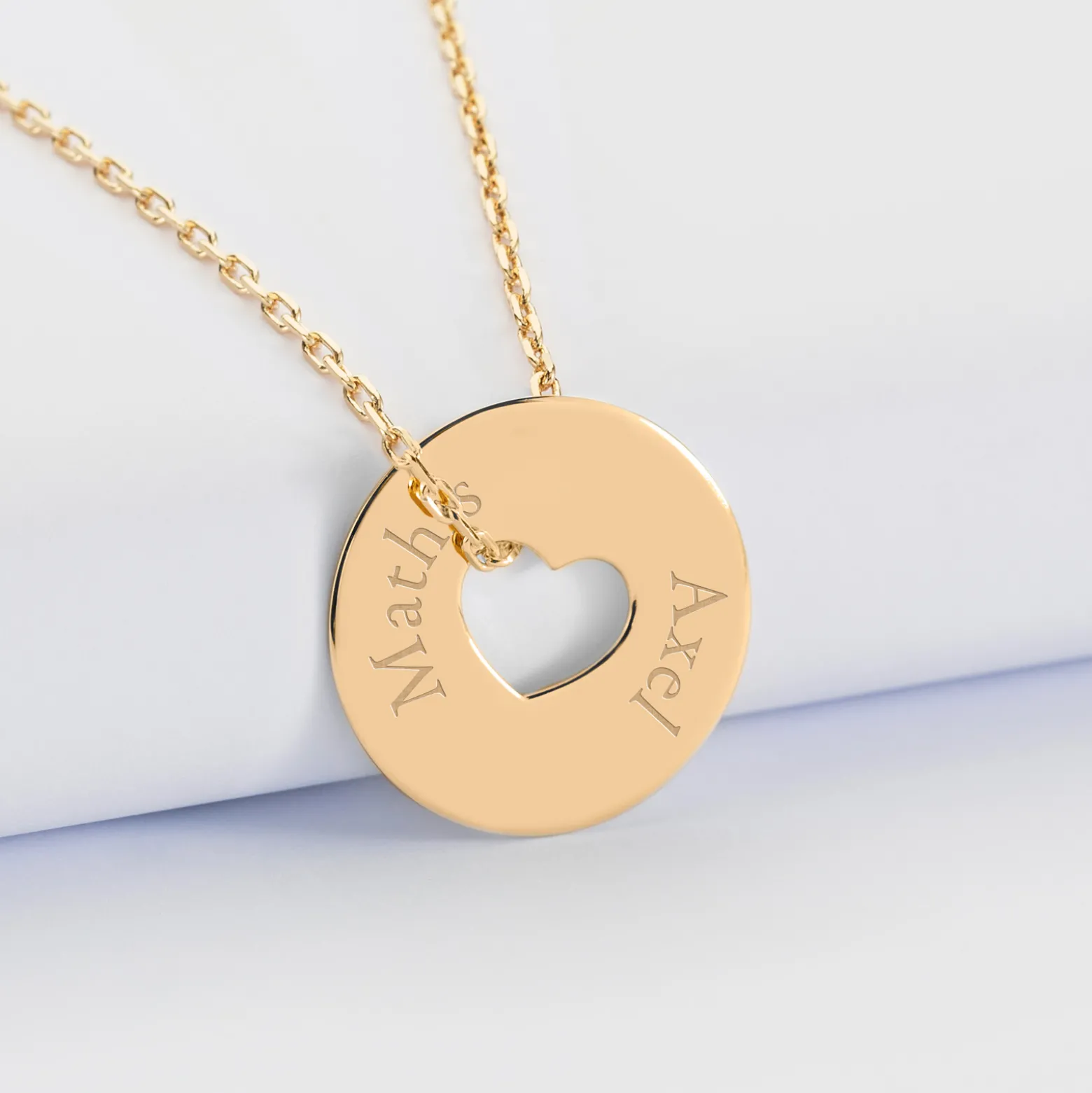Pendentif personnalisé médaille gravée plaqué or cible coeur 21 mm