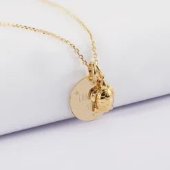Pendentif personnalisé médaille gravée plaqué or 15 mm et breloque tortue 10 mm