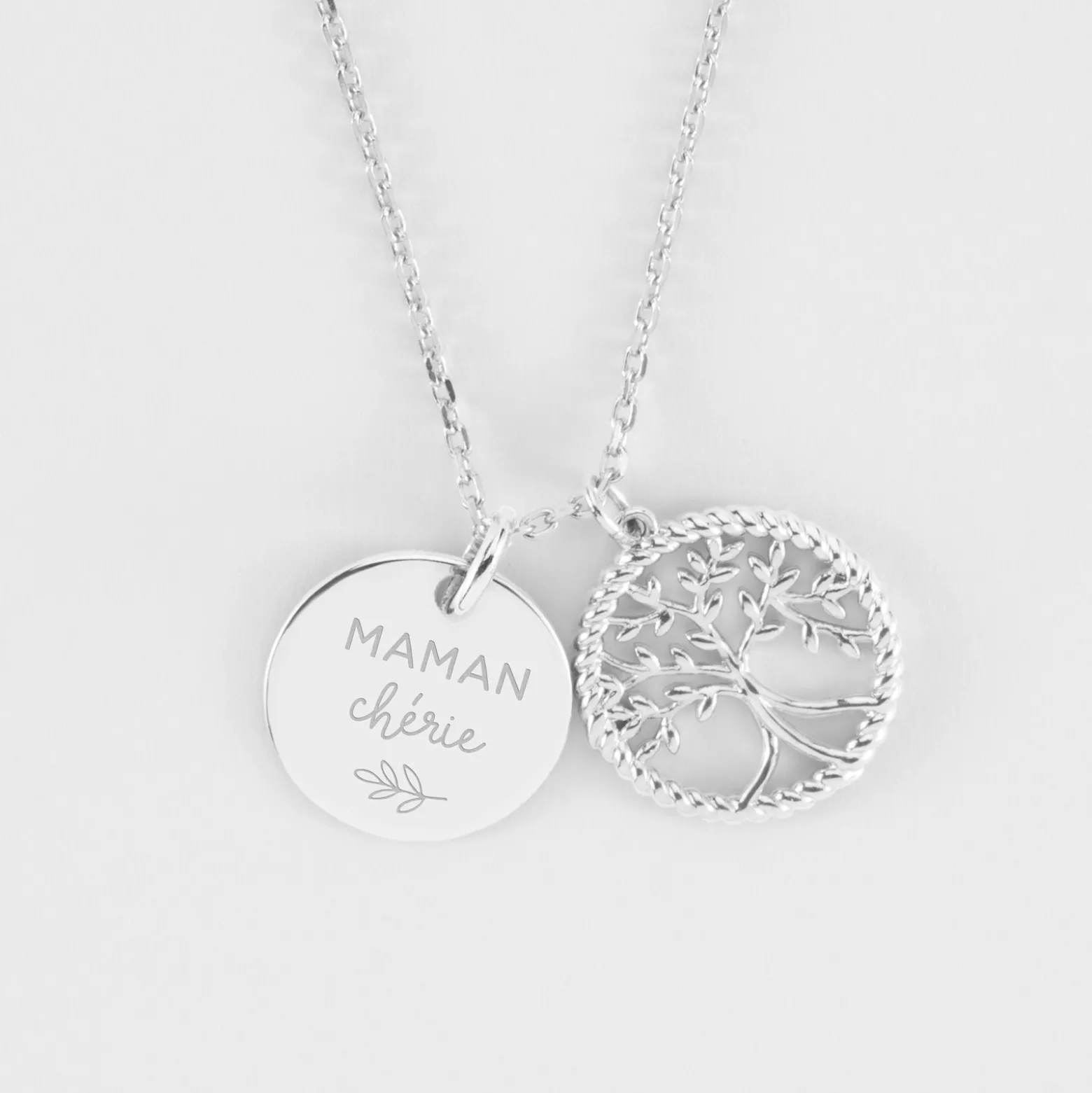 Pendentif personnalisé médaille gravée argent 15 mm et breloque arbre de vie contour torsadé 16 mm