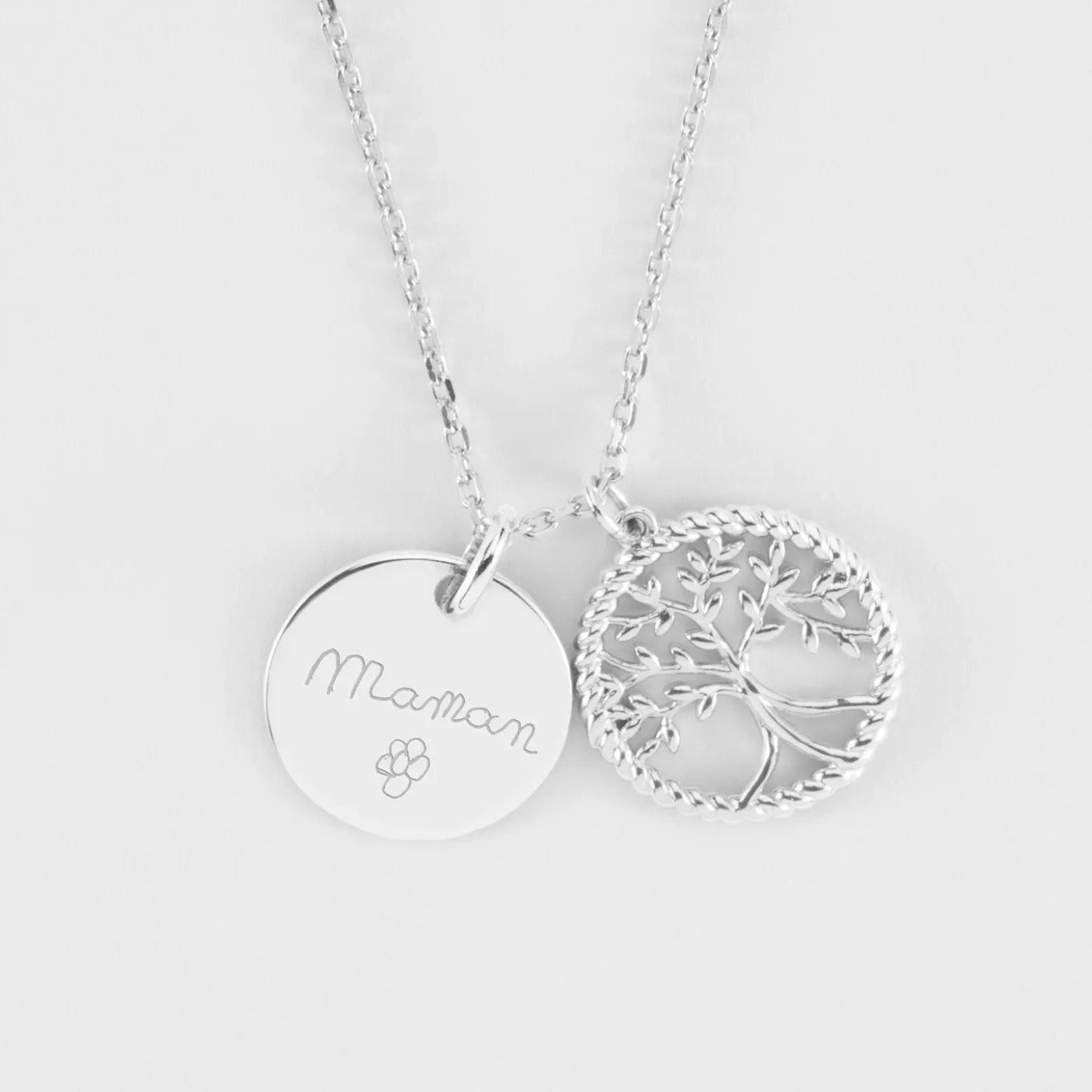 Pendentif personnalisé médaille gravée argent 15 mm et breloque arbre de vie contour torsadé 16 mm