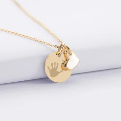 Pendentif personnalisé médaille gravée plaqué or 15 mm et breloque coeur email 10 mm