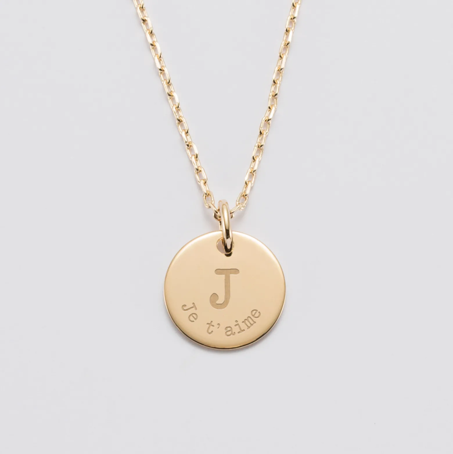 Pendentif personnalisé médaille gravée plaqué or 15 mm - édition spéciale "Initiale"