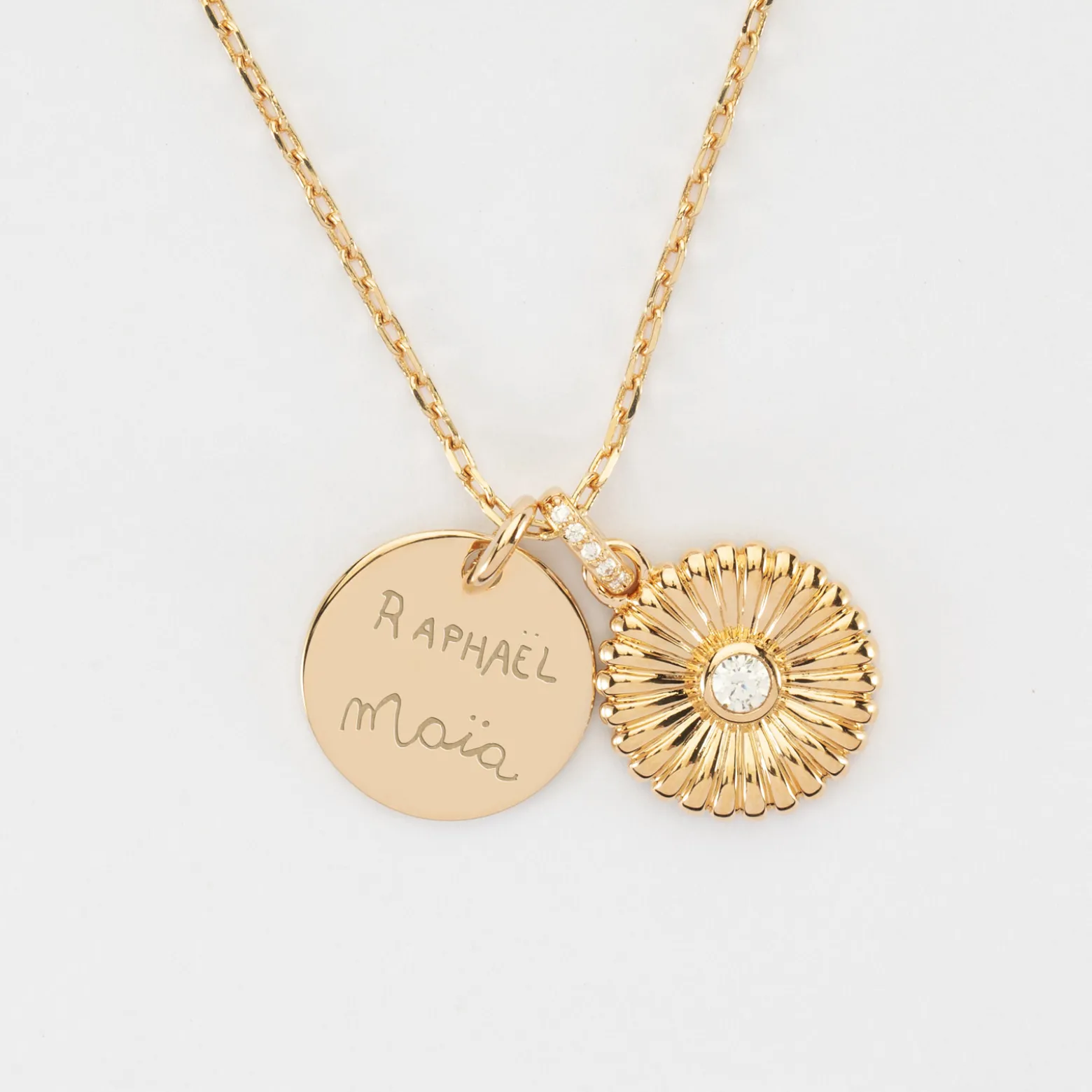 Pendentif personnalisé médaille gravée plaqué or 15 mm et breloque tournesol scintillant 14 mm