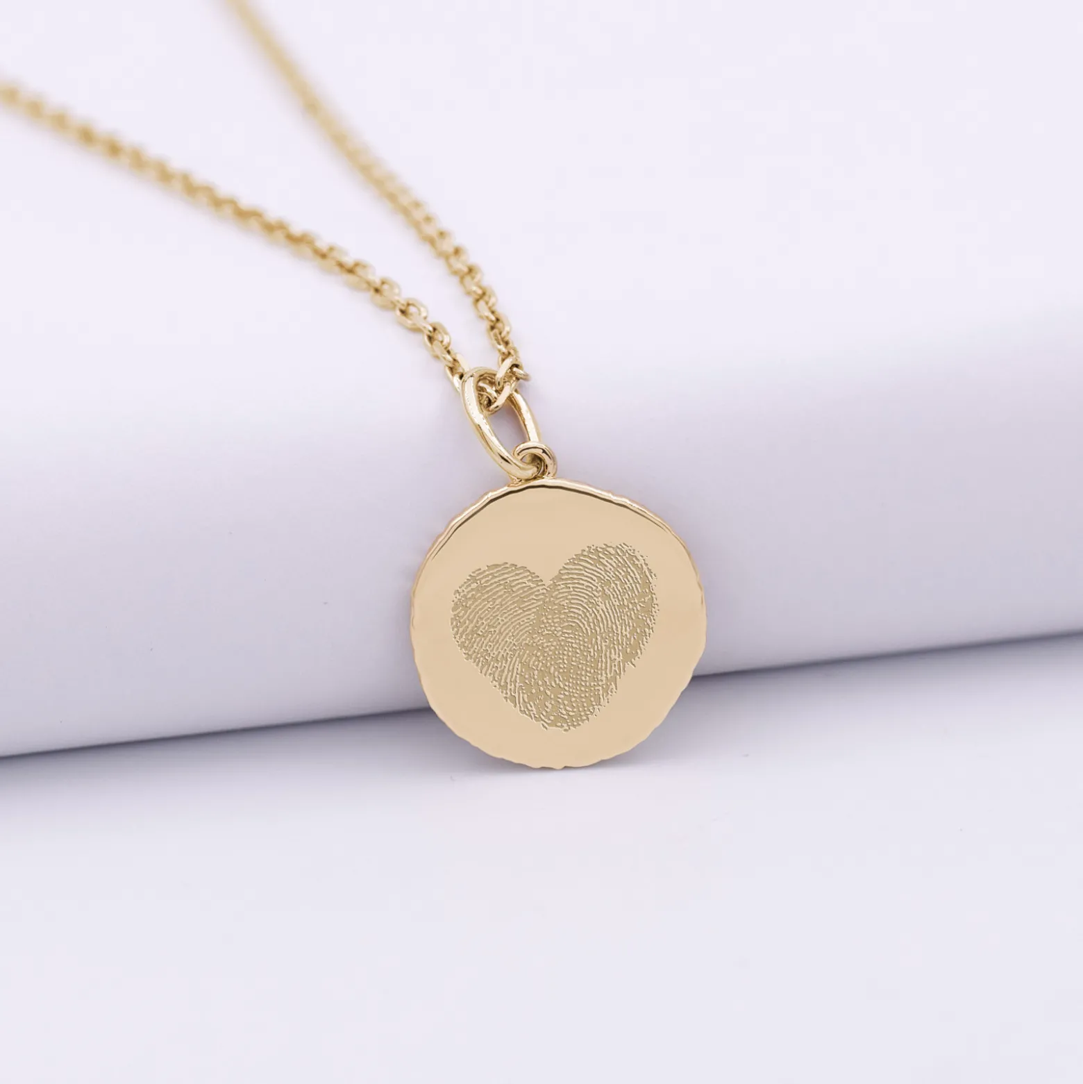 Pendentif personnalisé médaille gravée plaqué or rose des vents texturée 14 mm