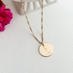 Pendentif personnalisé prénom médaille gravée plaqué or 19 mm - HappyBulle x Marie Savart