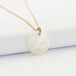 Pendentif plaqué or personnalisé médaille gravée nacre 19 mm