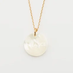 Pendentif plaqué or personnalisé médaille gravée nacre 19 mm