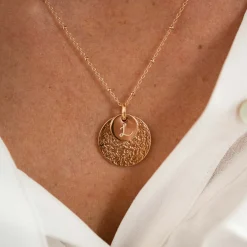 Pendentif réversible personnalisé double médailles martelées gravées plaqué or 10 mm et 19 mm