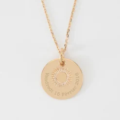Pendentif réversible personnalisé médaille gravée plaqué or 19 mm et breloque soleil 10 mm
