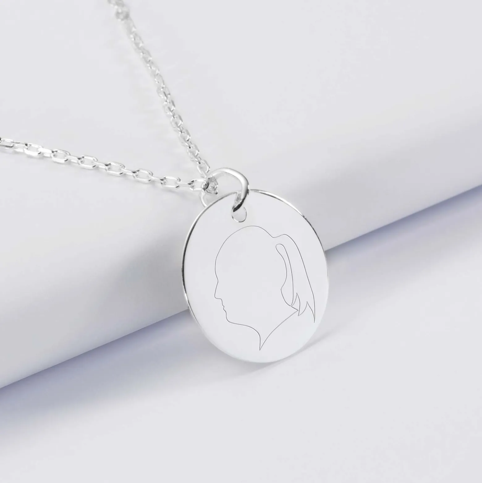 Pendentif silhouette personnalisé médaille argent 19 mm - "Profil gravé"