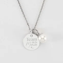 Pendentif Témoin personnalisé médaille gravée argent 15 mm et breloque perle nacre 10 mm