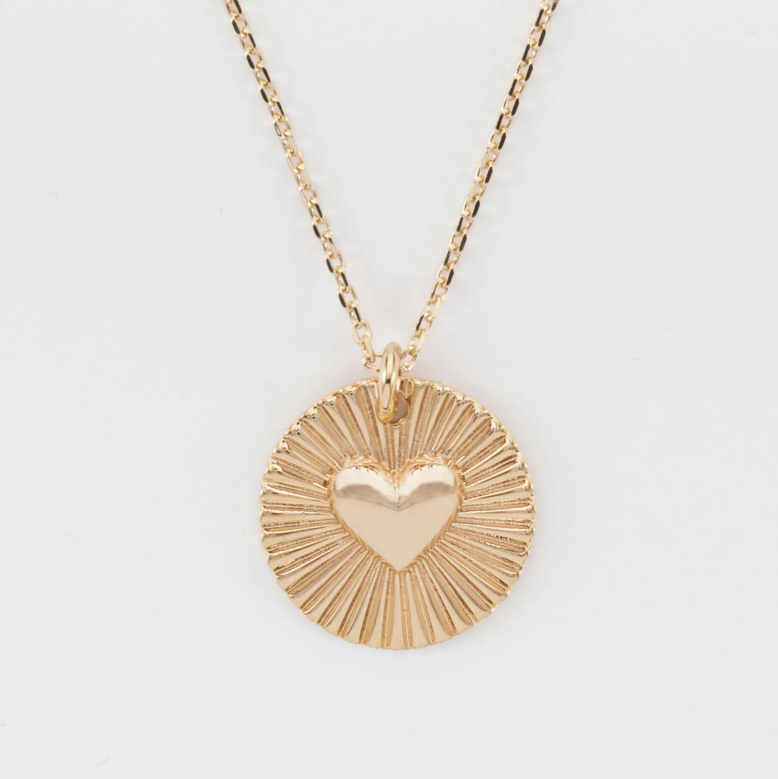 Pendentif Témoin personnalisé médaille soleil coeur bombé gravée plaqué or 19 mm