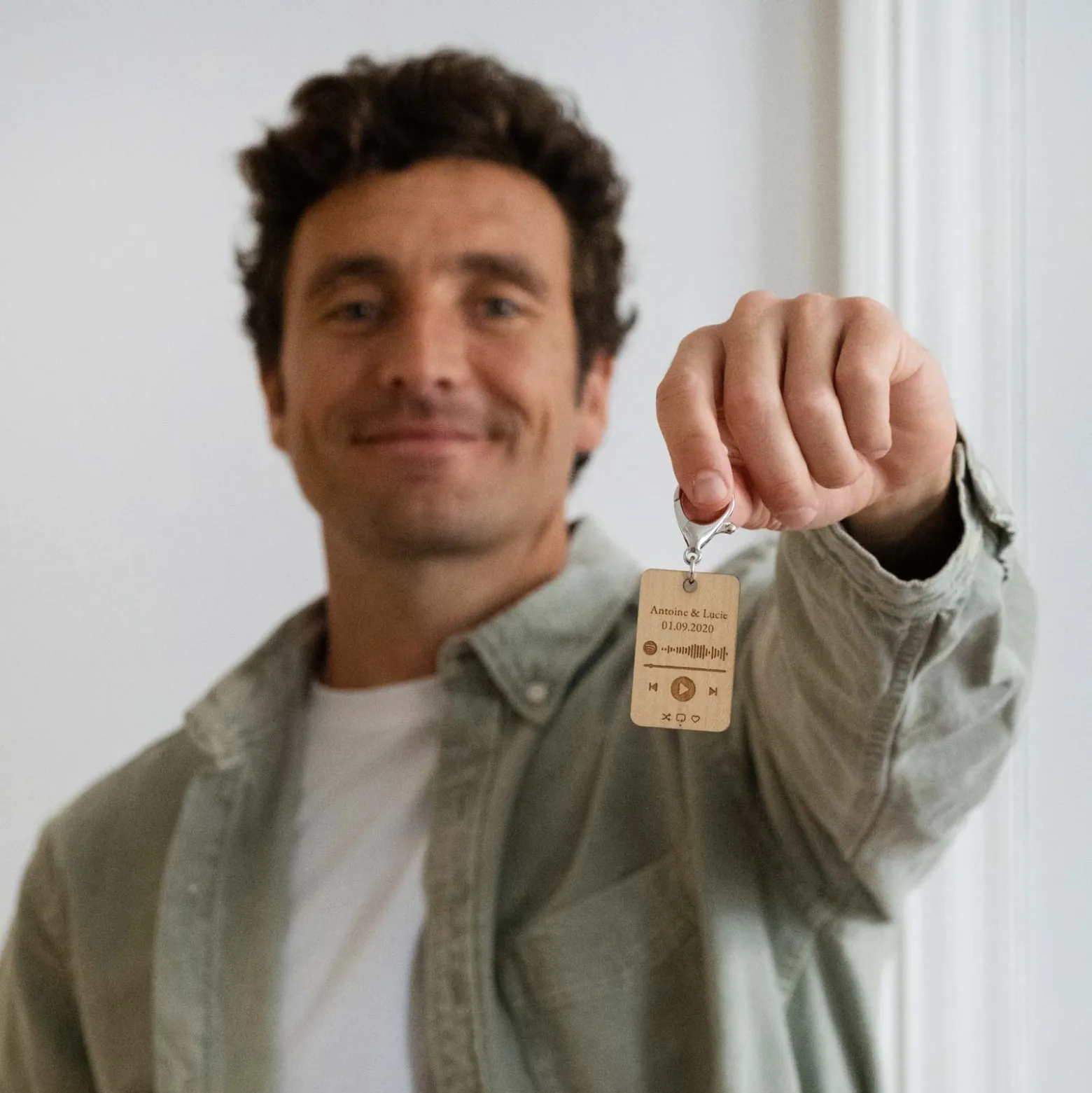 Porte clés Spotify personnalisé gravé bois rectangle 55x35 m