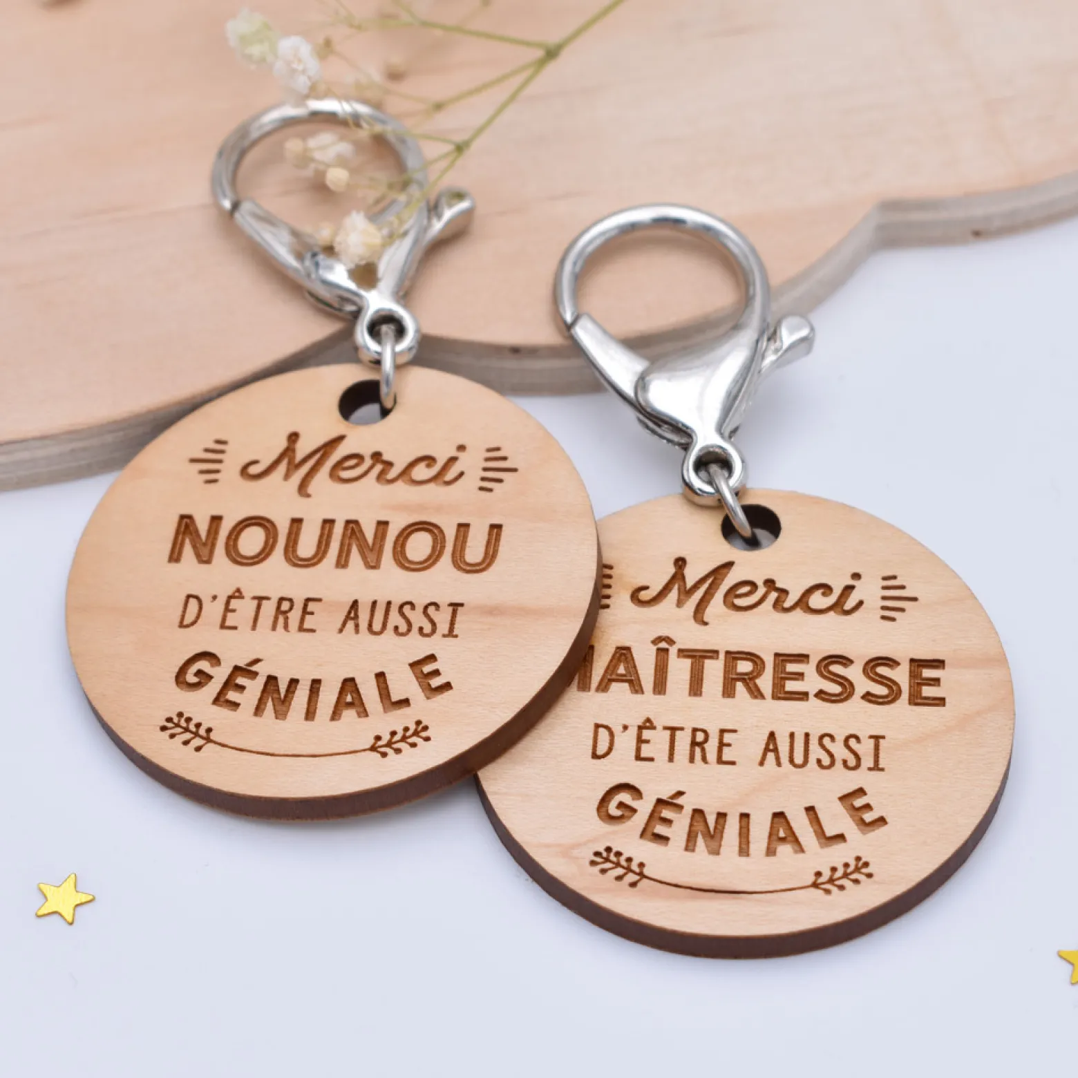 Porte-clés gravé bois médaille ronde 50 mm - Edition spéciale "Merci Nounou"