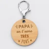 Porte-clés gravé bois médaille ronde 50 mm - Edition spéciale "Papa on t'aime très fort"