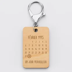 Porte-clés personnalisé calendrier médaille gravée bois