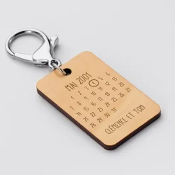 Porte-clés personnalisé calendrier médaille gravée bois