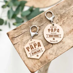 Porte-clés personnalisé gravé bois médaille ronde 50 mm - "Super papa depuis"
