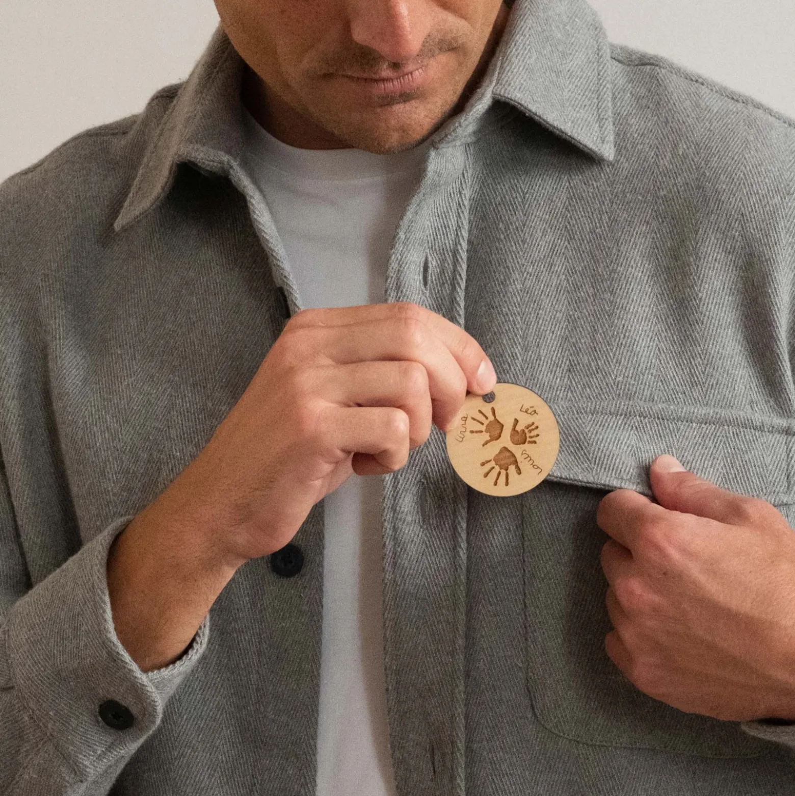 Porte-clés personnalisé gravé bois médaille ronde 50 mm - "Super papa depuis"
