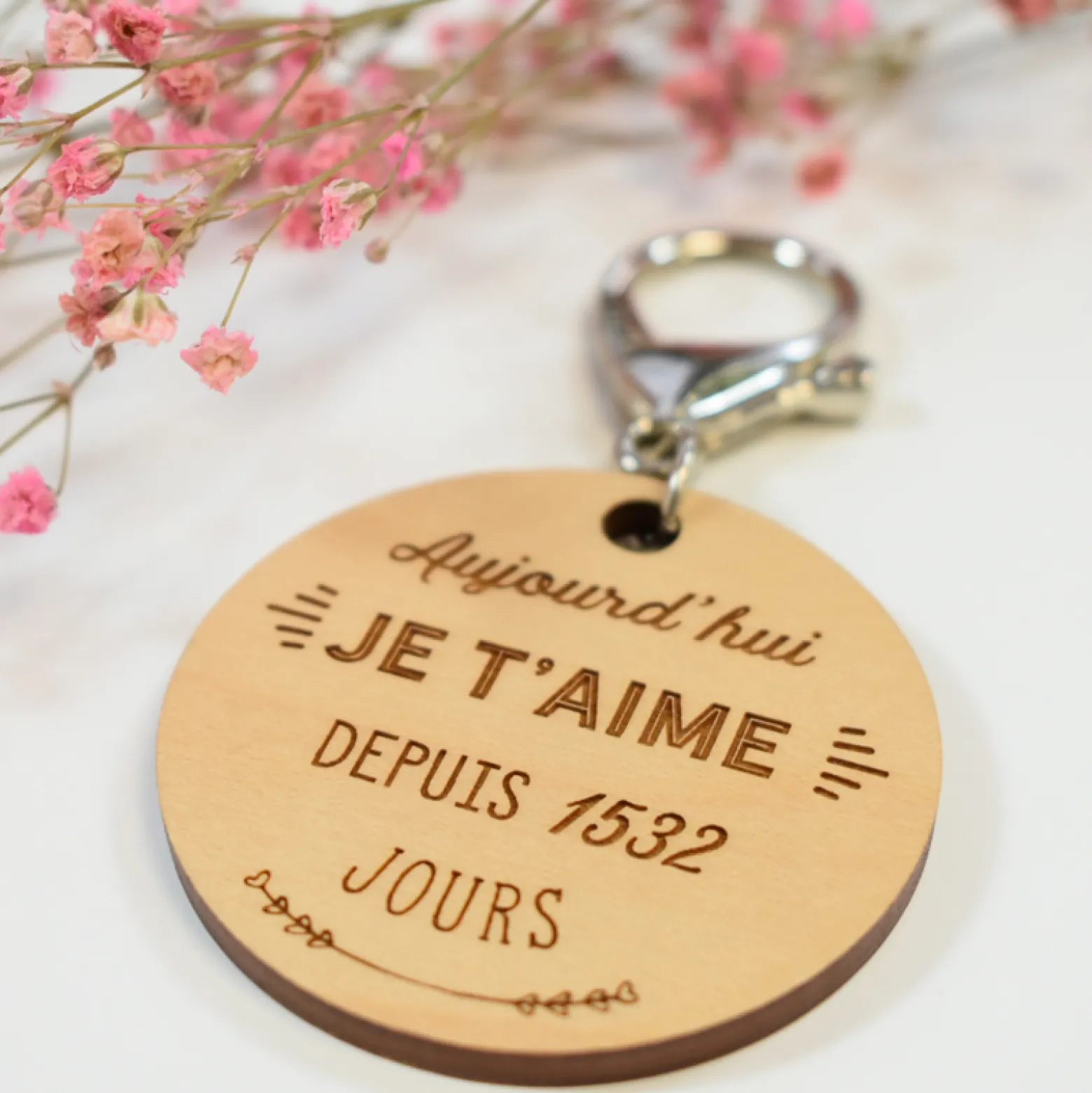 Porte-clés personnalisé gravé bois médaille 50 mm "Je t'aime depuis..."