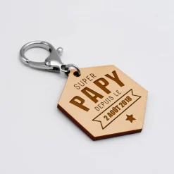 Porte-clés personnalisé gravé bois médaille hexagone 52x45 mm -
