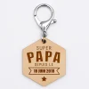 Porte-clés personnalisé gravé bois médaille hexagone 52x45 mm - "Super papa depuis"