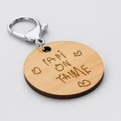 Porte-clés personnalisé prénoms médaille gravée bois ronde 50 mm 